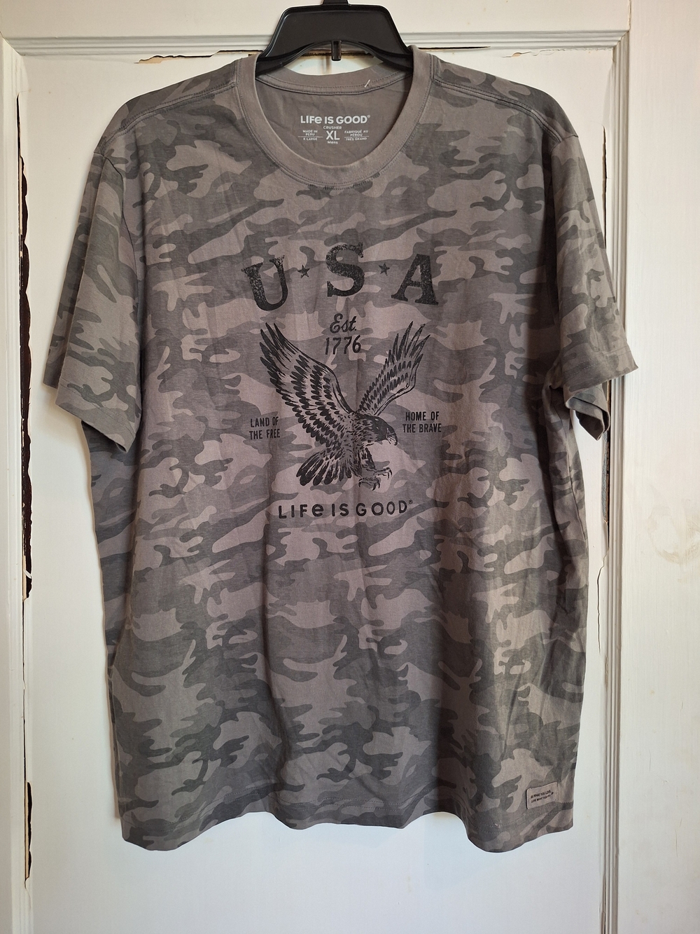 Life is Good Men’s Gray Camo USA Eagle Graphic T‑Shirt